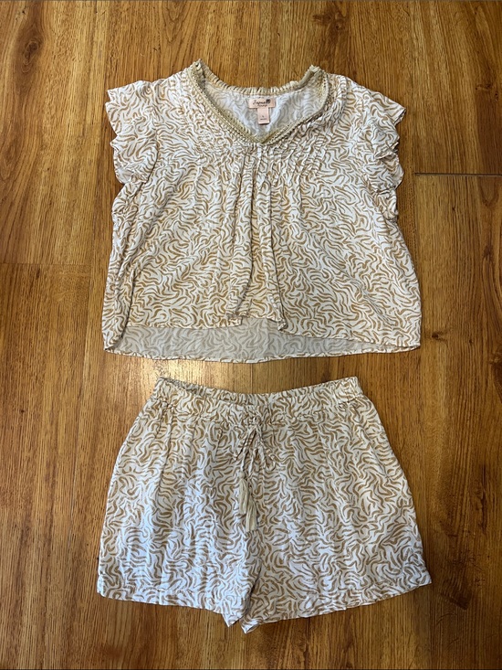 Japna Other - Japna 100% Rayon Lounge Set White & Tan V-Neck Printed Size L